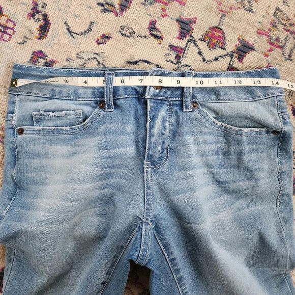 Time and Tru Light Blue Wash Denim Jeans Crop Stretch Straight Leg, sz 4 - Picture 5 of 10